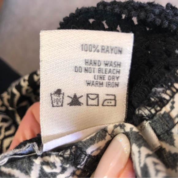 American Rag maxi skirt Black and Tan graphic pattern rayon crochet waistband XL - Picture 8 of 8
